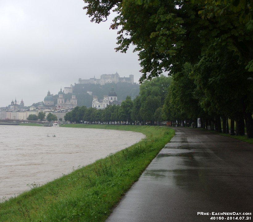 40160CrLe - Touring old Salzburg along the overflowing Salzach River